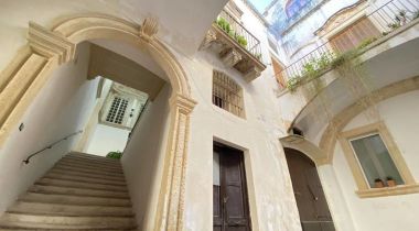 Intero Stabile nel centro storico di Noto